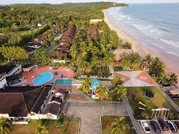 Busua Beach – Busua, near Takoradi.

Why visit: One of Ghana’s most popular beaches for surfing, swimming, and relaxed seaside stays.