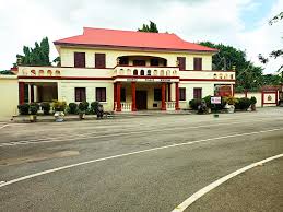 Manhyia Palace Museum – Kumasi

Why visit: Former seat of the Asantehene, showcasing royal regalia, gold artifacts, and Ashanti Kingdom history for an immersive cultural experience.